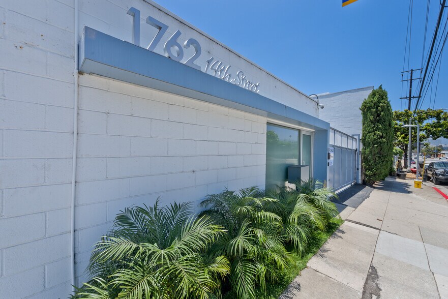 More Photos Of 1762 14th St, Santa Monica Office For Sale