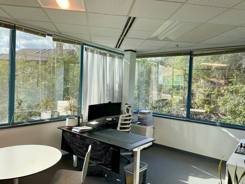 More Photos Of 9020 N Capital of Texas Hwy, Austin Office For Lease