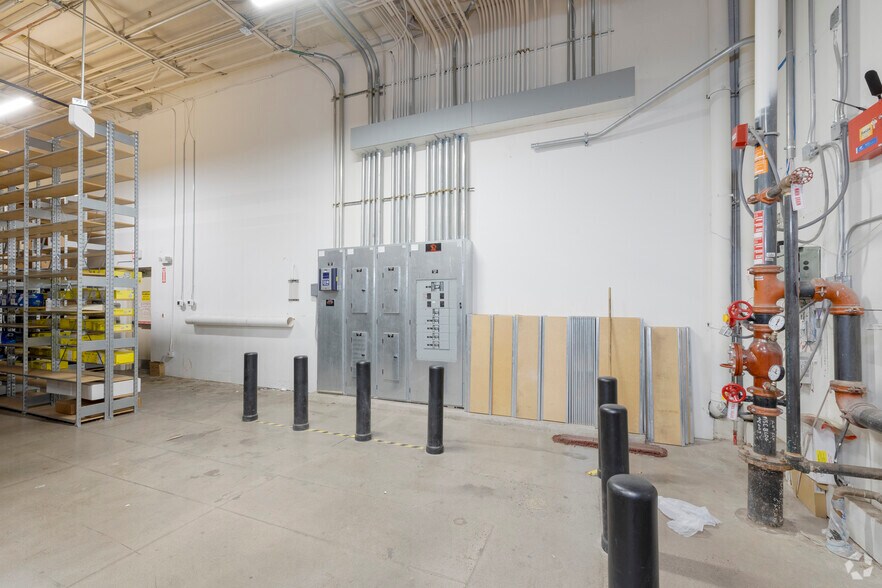 More Photos Of 1202 W University Dr, Mesa Freestanding For Lease
