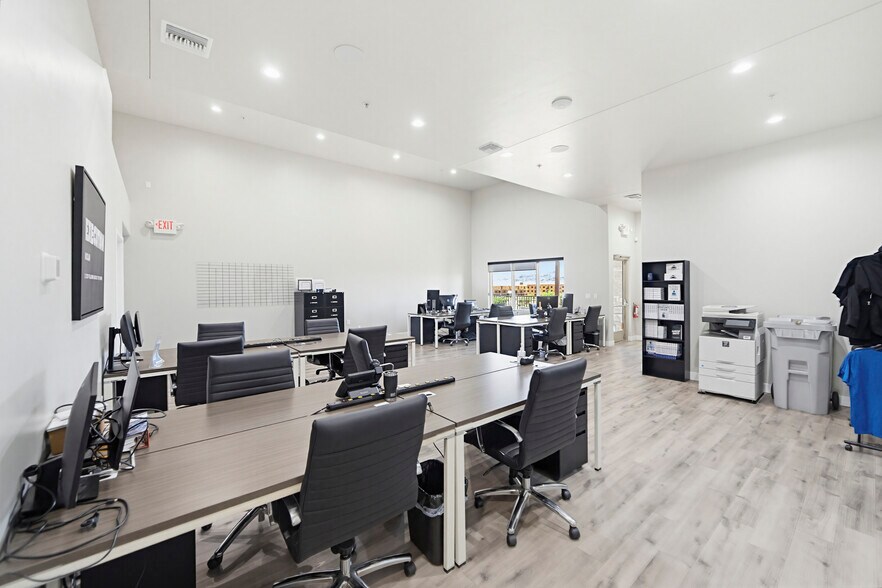 More Photos Of 349 Lake Havasu Ave S, Lake Havasu City Office For Sale