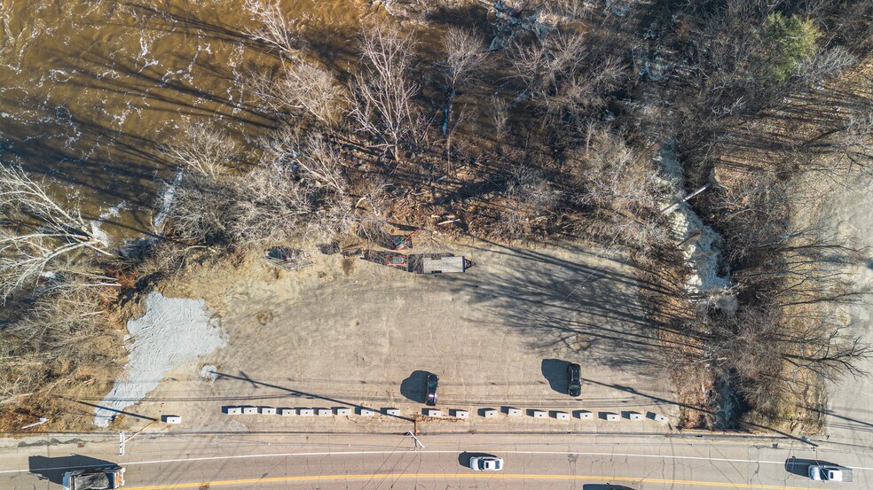 More Photos Of 174 N Main St, Franklin Light Manufacturing For Sale