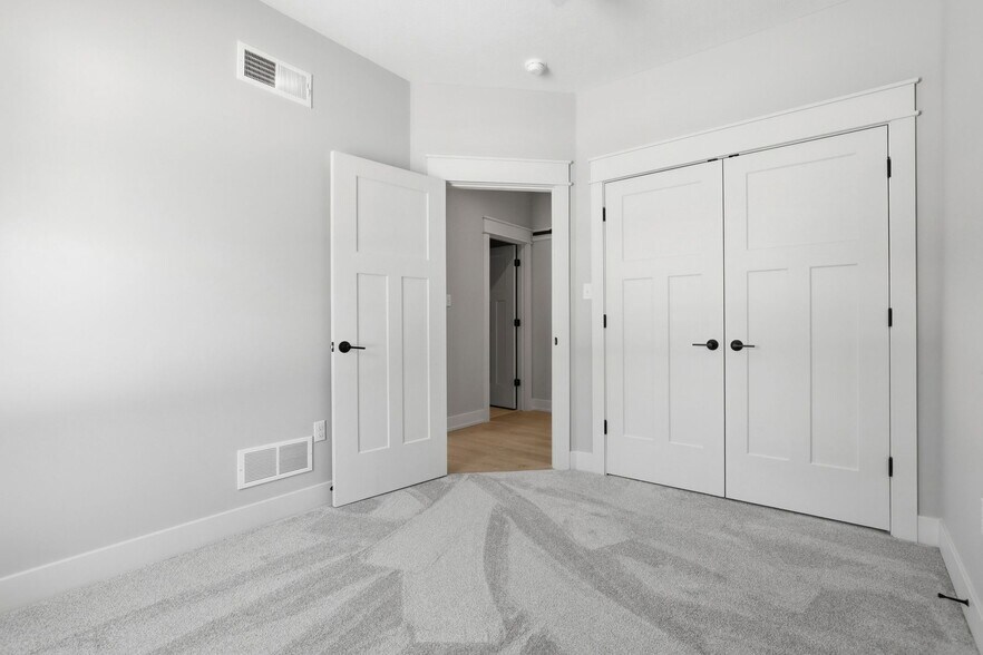 More Photos Of 100 Huselton Dr, Butler Specialty For Sale