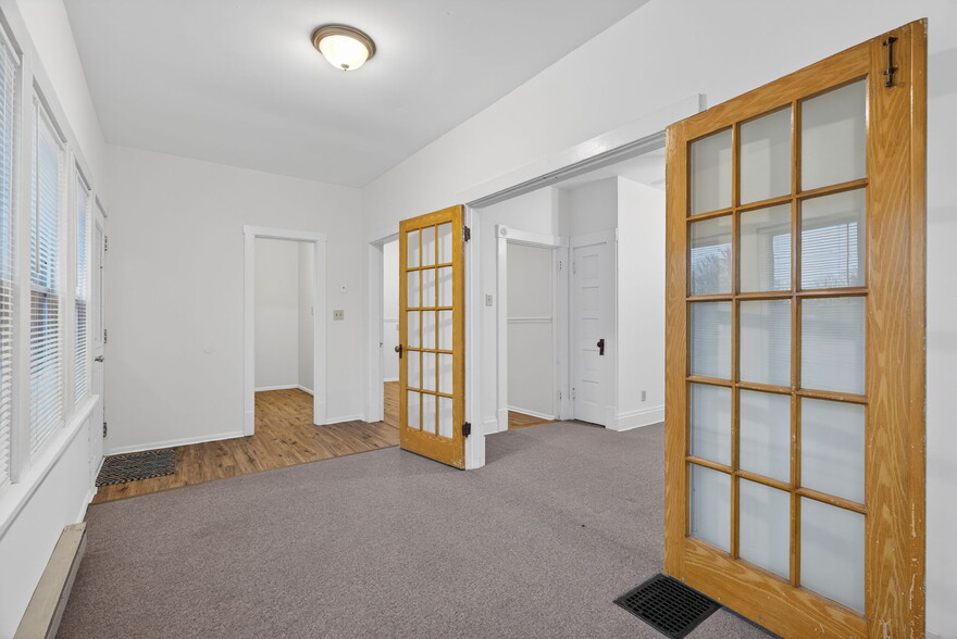 More Photos Of 1065 First Capitol Dr, Saint Charles Office For Lease