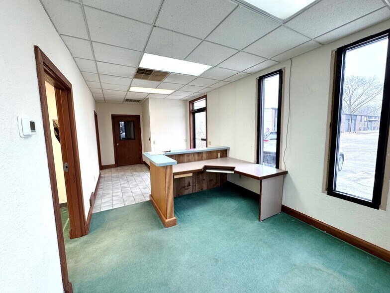 More Photos Of 4610 Femrite Dr, Madison Warehouse For Lease