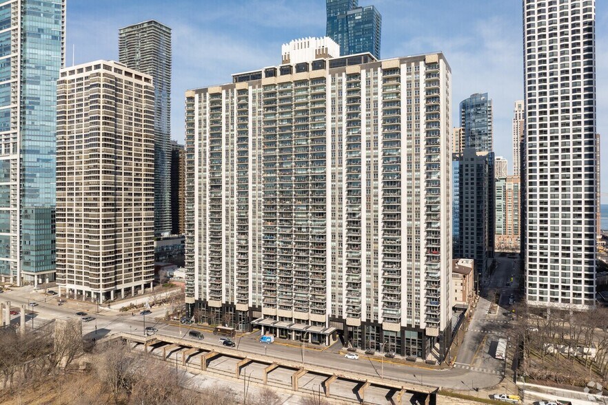 More Photos Of 400 E Randolph St, Chicago Apartments For Sale