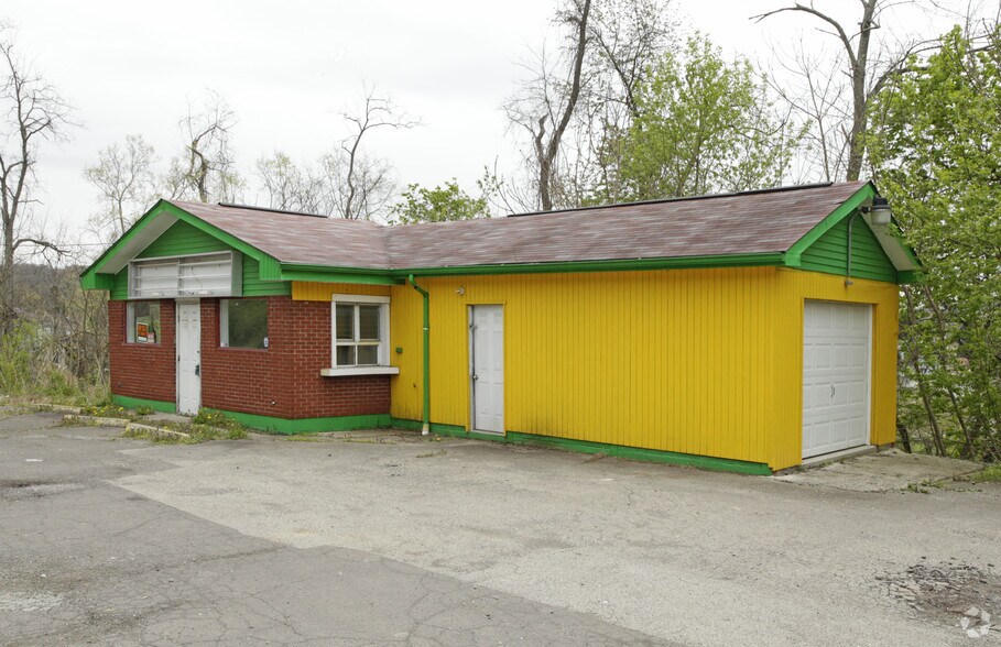 More Photos Of 516 W Main St, West Newton Auto Dealership For Sale