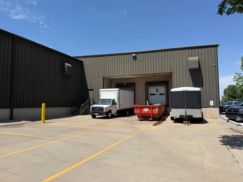 More Photos Of 5201 S 19th St, Lincoln Warehouse For Sale