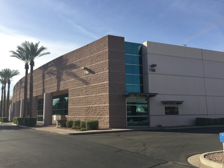 More Photos Of 7910 S Kyrene Rd, Tempe Showroom For Lease