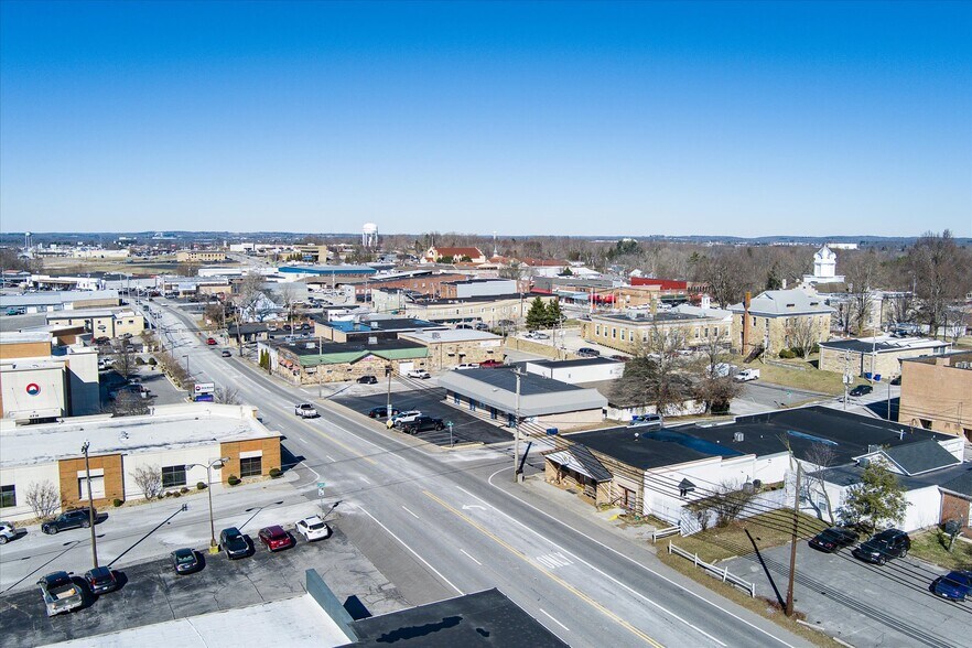 More Photos Of 142 West Ave, Crossville Medical For Sale