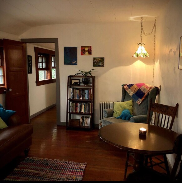 More Photos Of 155 N Elm St, Kalama Storefront Retail Residential For Sale