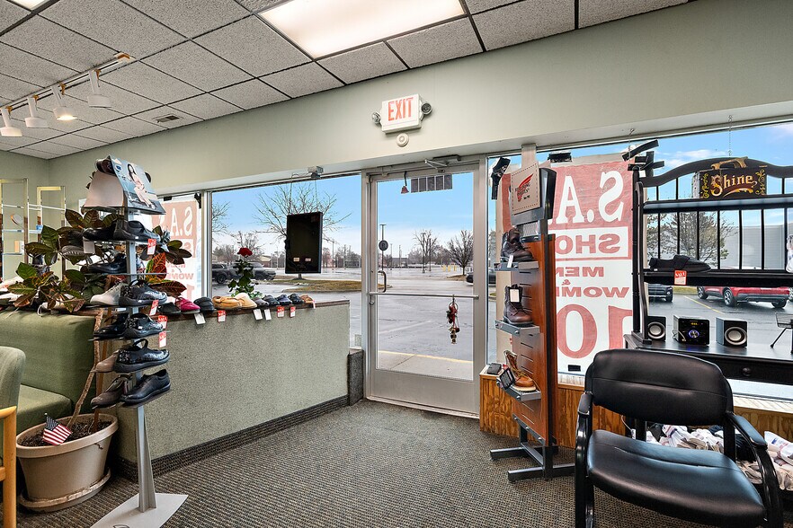 More Photos Of 23515 Nine Mack Dr, Saint Clair Shores Freestanding For Lease