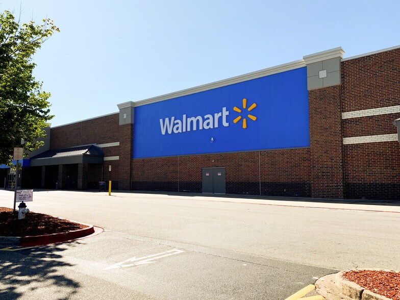 More Photos Of 12184 Highway 92, Woodstock Unknown For Lease