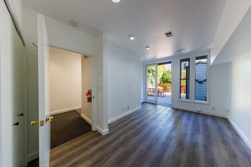 More Photos Of 2918-2920 Lyon St, San Francisco Office Residential For Sale