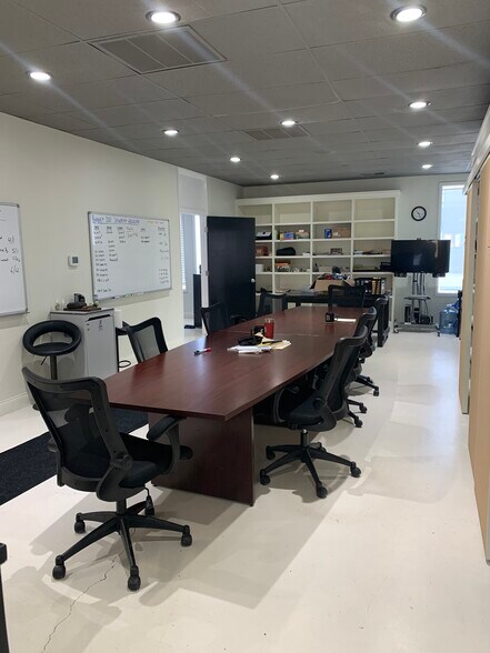 More Photos Of 616 S College Mall Rd, Bloomington Medical For Lease