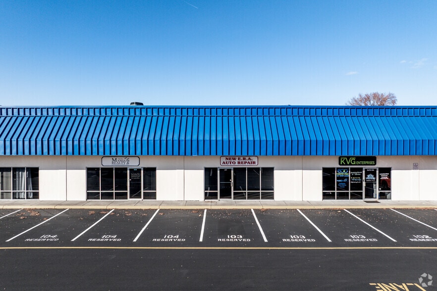 More Photos Of 1224 Executive Blvd, Chesapeake Showroom For Sale