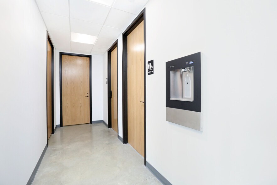 More Photos Of NW 62nd & Merle Hay Rd, Johnston Freestanding For Lease