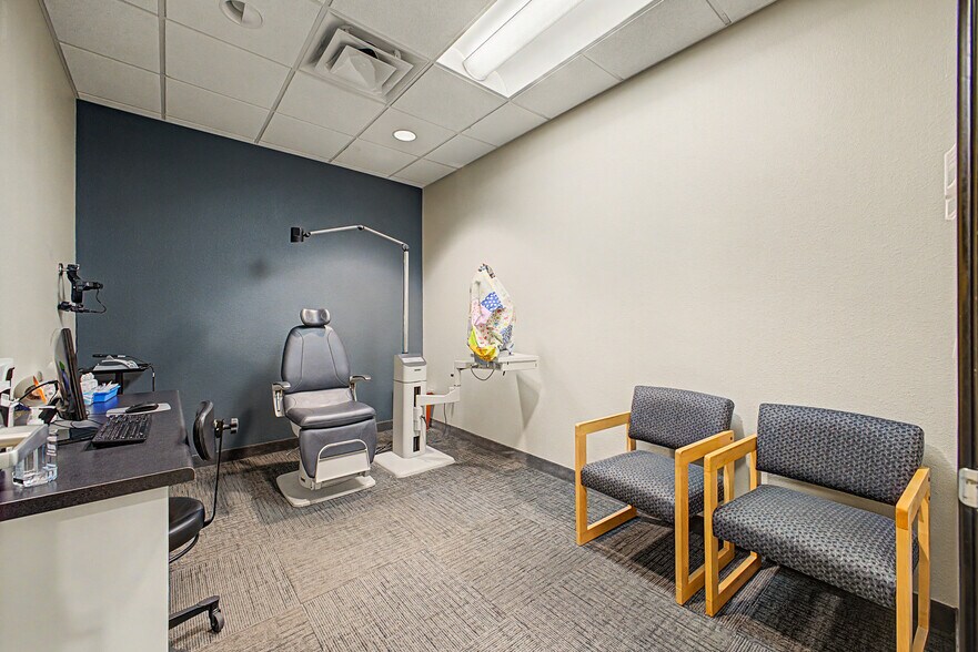 More Photos Of 6262 E Broadway Rd, Mesa Medical For Lease