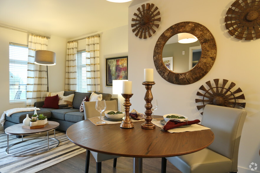 More Photos Of 324 Central Way, Kirkland Apartments For Lease