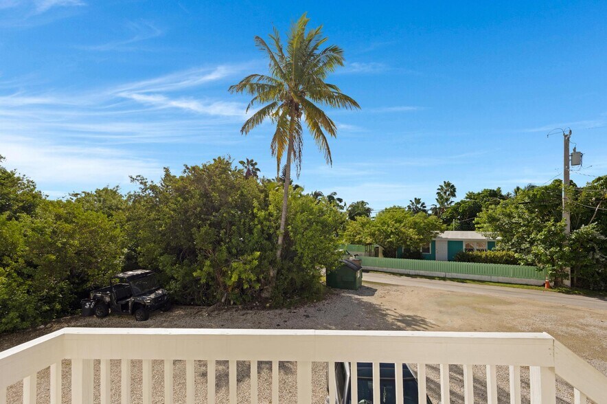 More Photos Of 19950-19980 Overseas Hwy, Sugarloaf Key Office For Sale