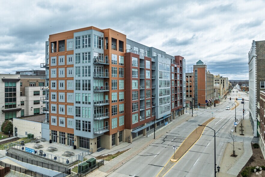 More Photos Of 115 E Walnut St, Green Bay Apartments For Lease