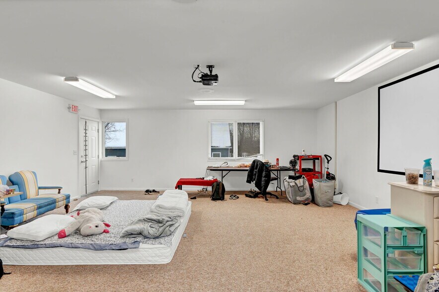 More Photos Of 93 Elm St, Old Saybrook Restaurant For Sale