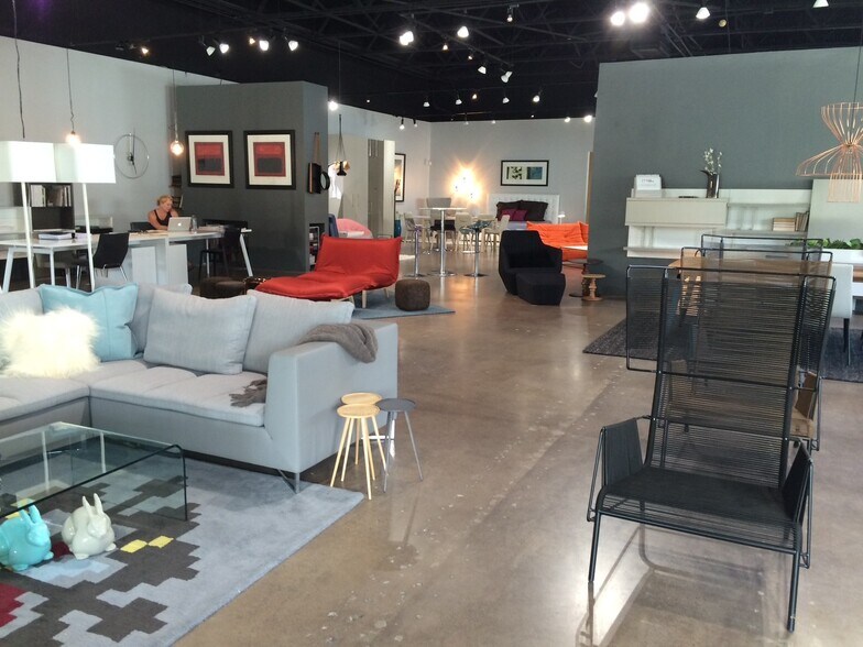 More Photos Of 1710 Hi Line Dr, Dallas Showroom For Lease