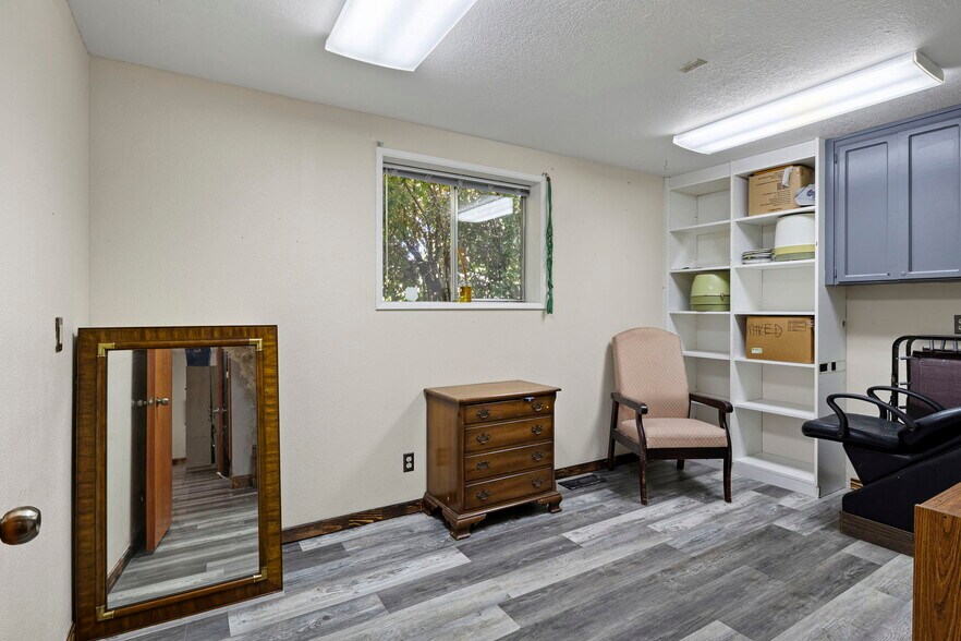 More Photos Of 92 NW Glenhart Ave, Winston Freestanding For Sale