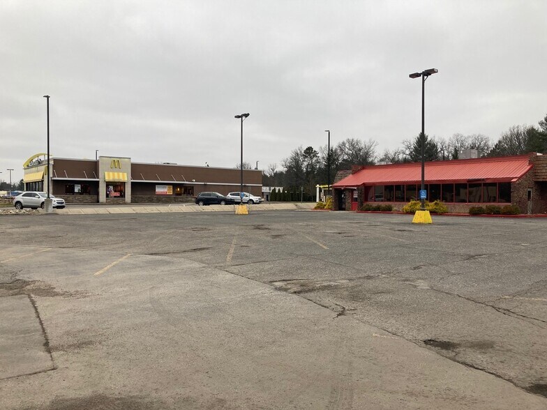 More Photos Of 2222 S I 75 Business Loop, Grayling Restaurant For Sale