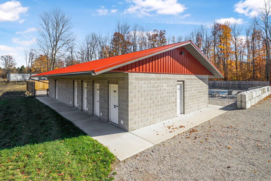 More Photos Of 10422 Cadillac Hwy, Thompsonville Hotel For Sale