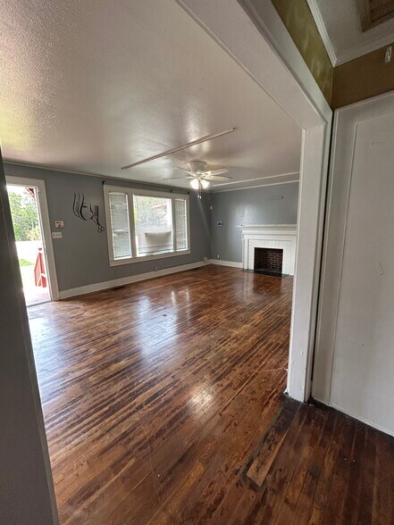 More Photos Of 1058 St Andrews Rd, Columbia General Retail For Sale