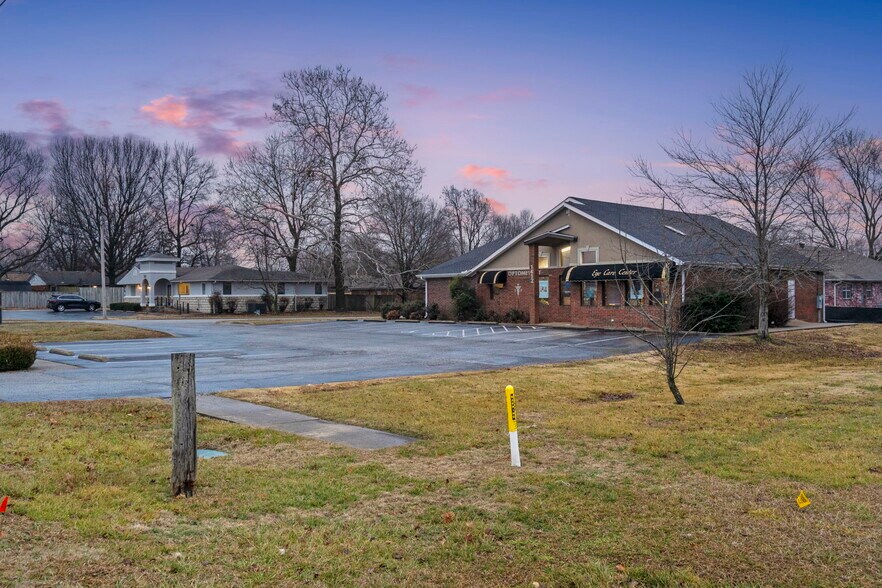 More Photos Of 1412 Se 14th St, Bentonville Medical For Sale