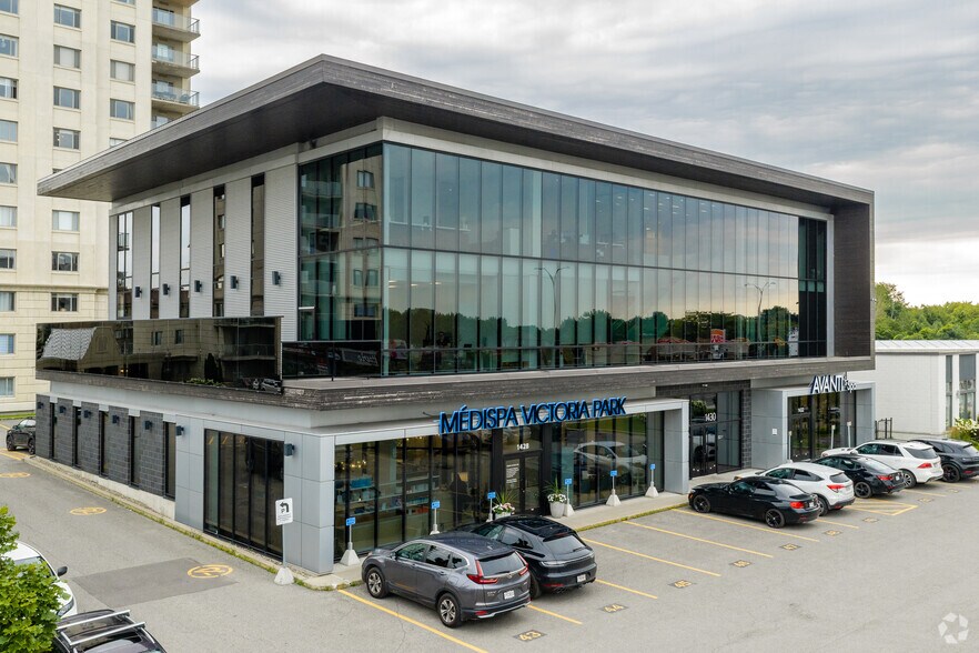 More Photos Of 1428-1432 Boul Saint-Martin O, Laval Office For Sale