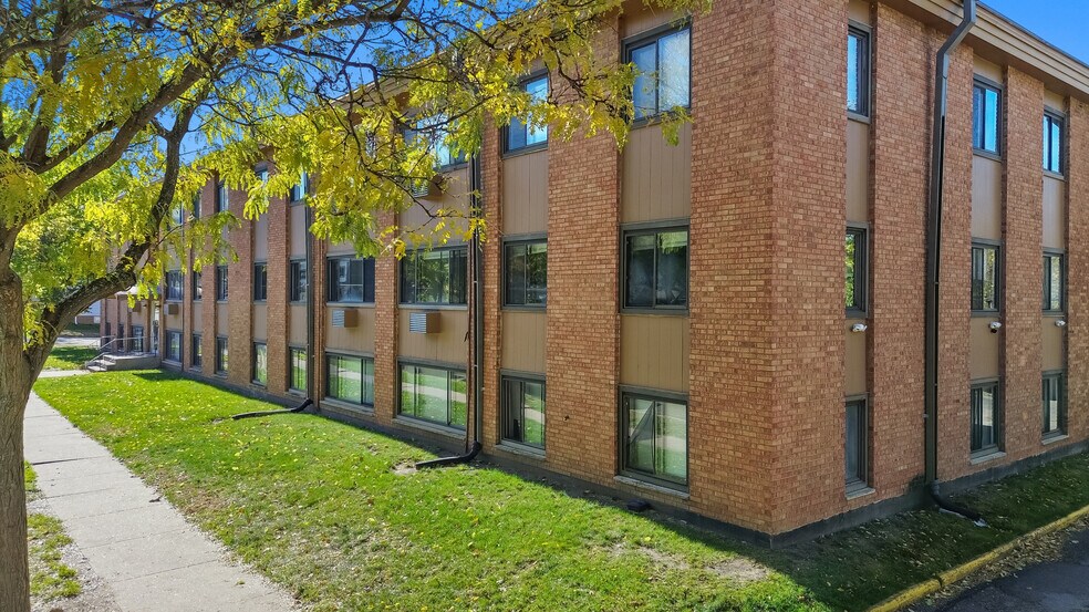 Primary Photo Of 729 Oakdale Ave, Saint Paul Apartments For Sale