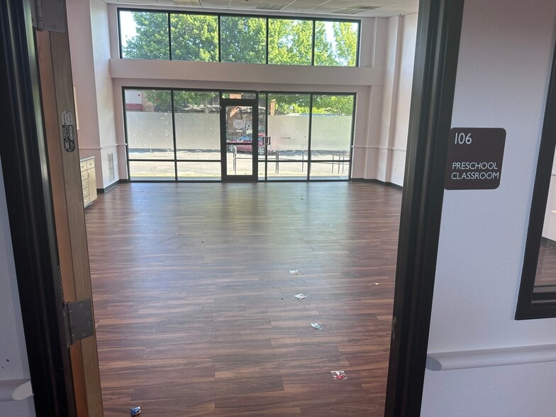 More Photos Of 8406 SW Main St, Wilsonville Freestanding For Lease