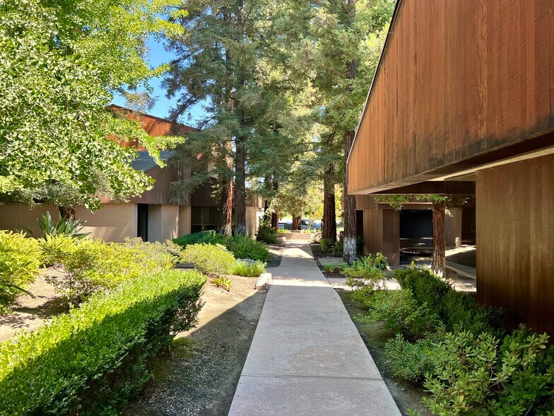 More Photos Of 2019 Westwind Dr, Bakersfield Office For Sale