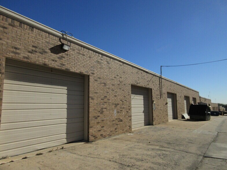 More Photos Of 8906 Wall St, Austin Unknown For Lease