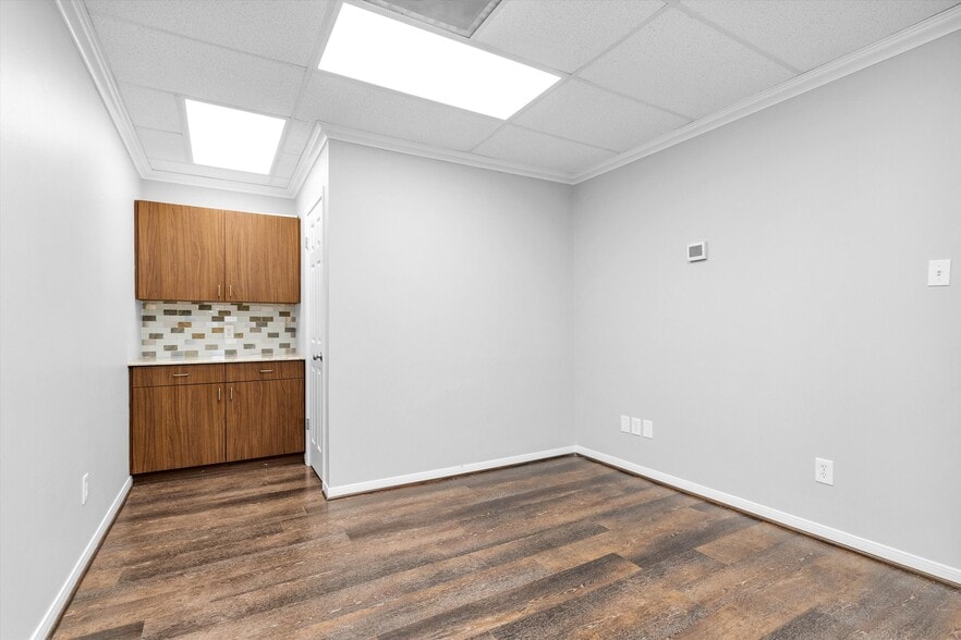 More Photos Of 3421 W Davis St, Conroe Medical For Lease