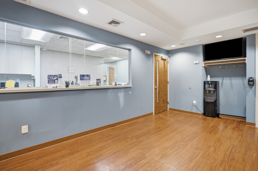 More Photos Of 877 Stewart Ave, Garden City Medical For Sale