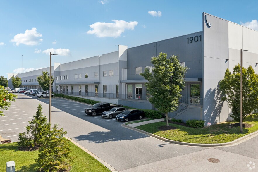 More Photos Of 1901 62nd St, Rosedale Warehouse For Lease