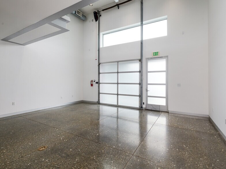 More Photos Of 227 California St, El Segundo Loft Creative Space For Lease