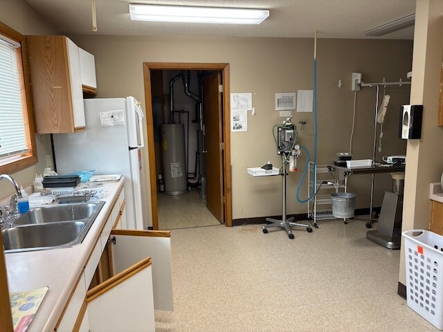More Photos Of 631 N Pershing St, Energy Veterinarian Kennel For Sale