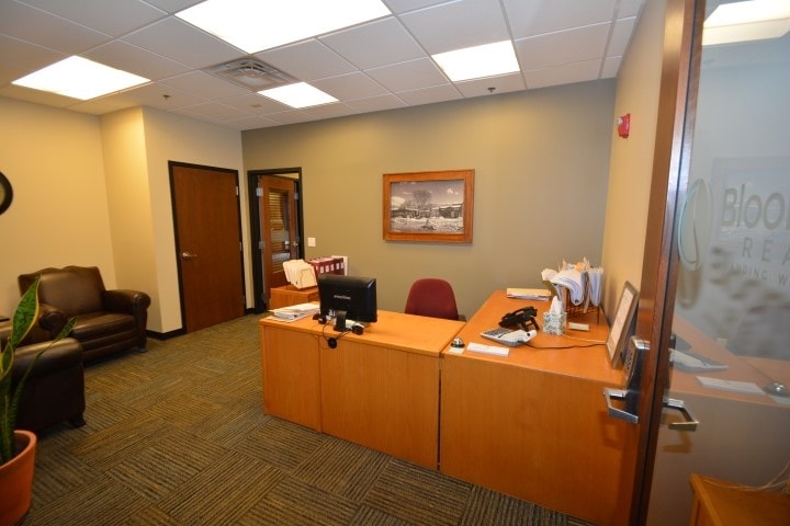More Photos Of 325 W Gurley St, Prescott Office For Lease