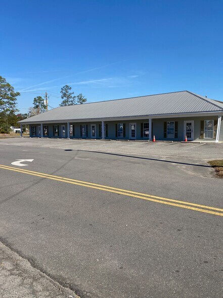 Primary Photo Of 343 Parker St, Baxley Office For Lease