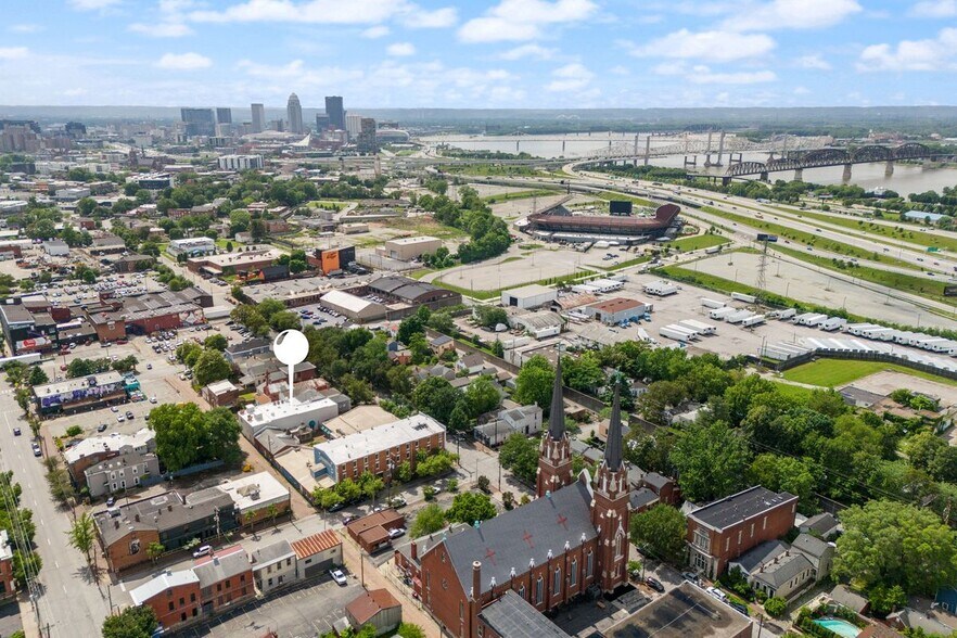 More Photos Of 1320 E Washington St, Louisville Light Manufacturing For Lease