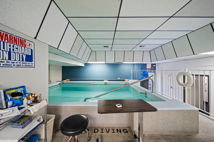 More Photos Of 1478-1498 S Elliott St, Pryor Office For Lease