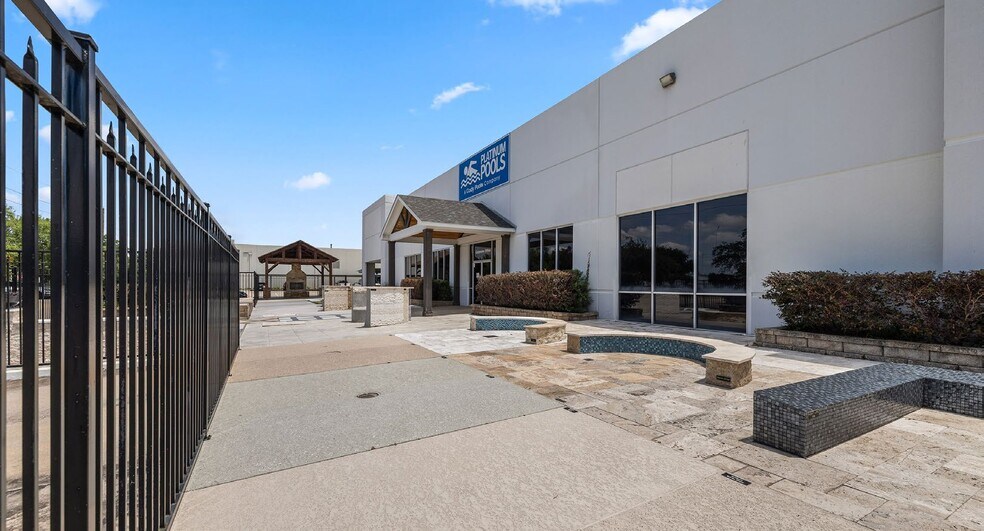 More Photos Of 4500 Blalock Rd, Houston Flex For Sale