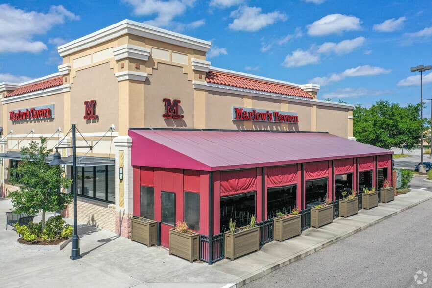 More Photos Of 303-881 N Alafaya Trl, Orlando Unknown For Lease