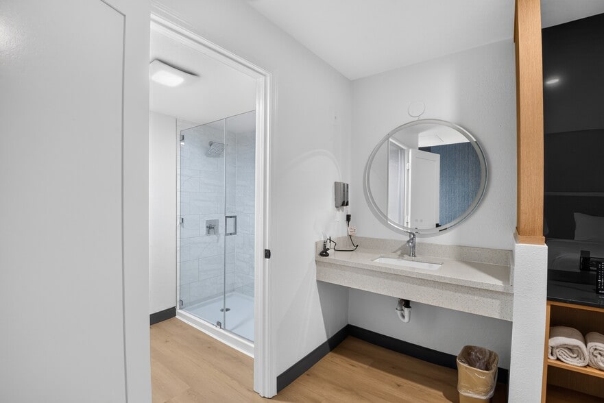More Photos Of 2141 S Harbor Blvd, Anaheim Hotel For Sale