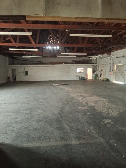 More Photos Of 4459 Broadway, Macon Distribution For Sale