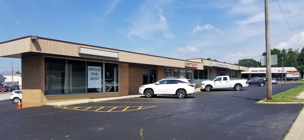 More Photos Of 200-208 N Milwaukee Ave, Lake Villa Unknown For Lease